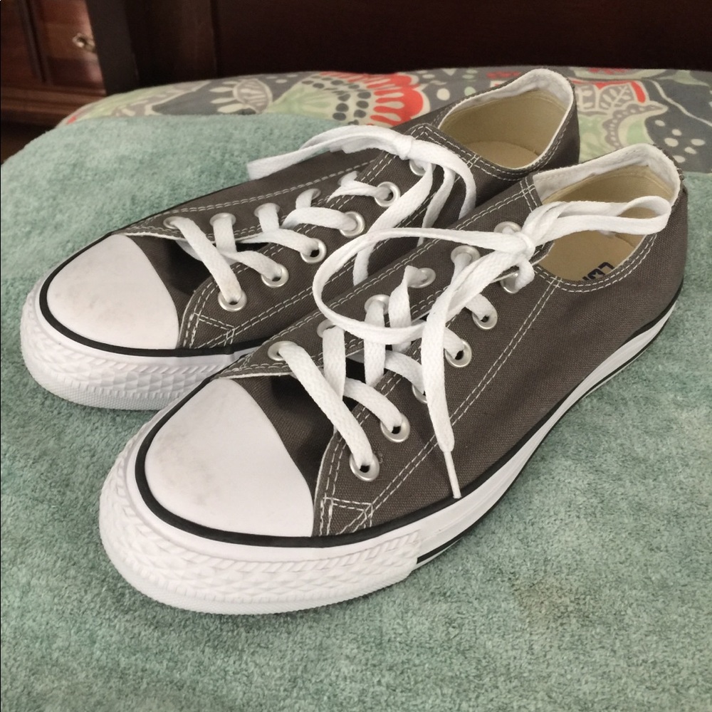 Converse All-Stars gray tennis shoes 8